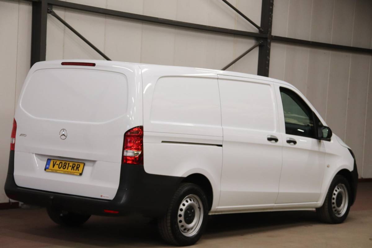 Mercedes-Benz Vito Mercedes-Benz Vito CDI LANG NAVI TREKHAAK Mercedes-Benz Vito CDI Lang NAVIGATIE TREKHAAK