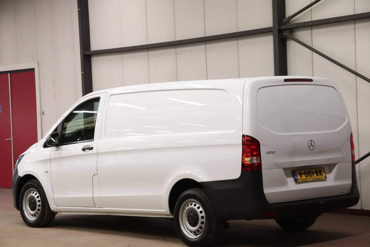 Mercedes-Benz Vito Mercedes-Benz Vito CDI LANG NAVI TREKHAAK Mercedes-Benz Vito CDI Lang NAVIGATIE TREKHAAK