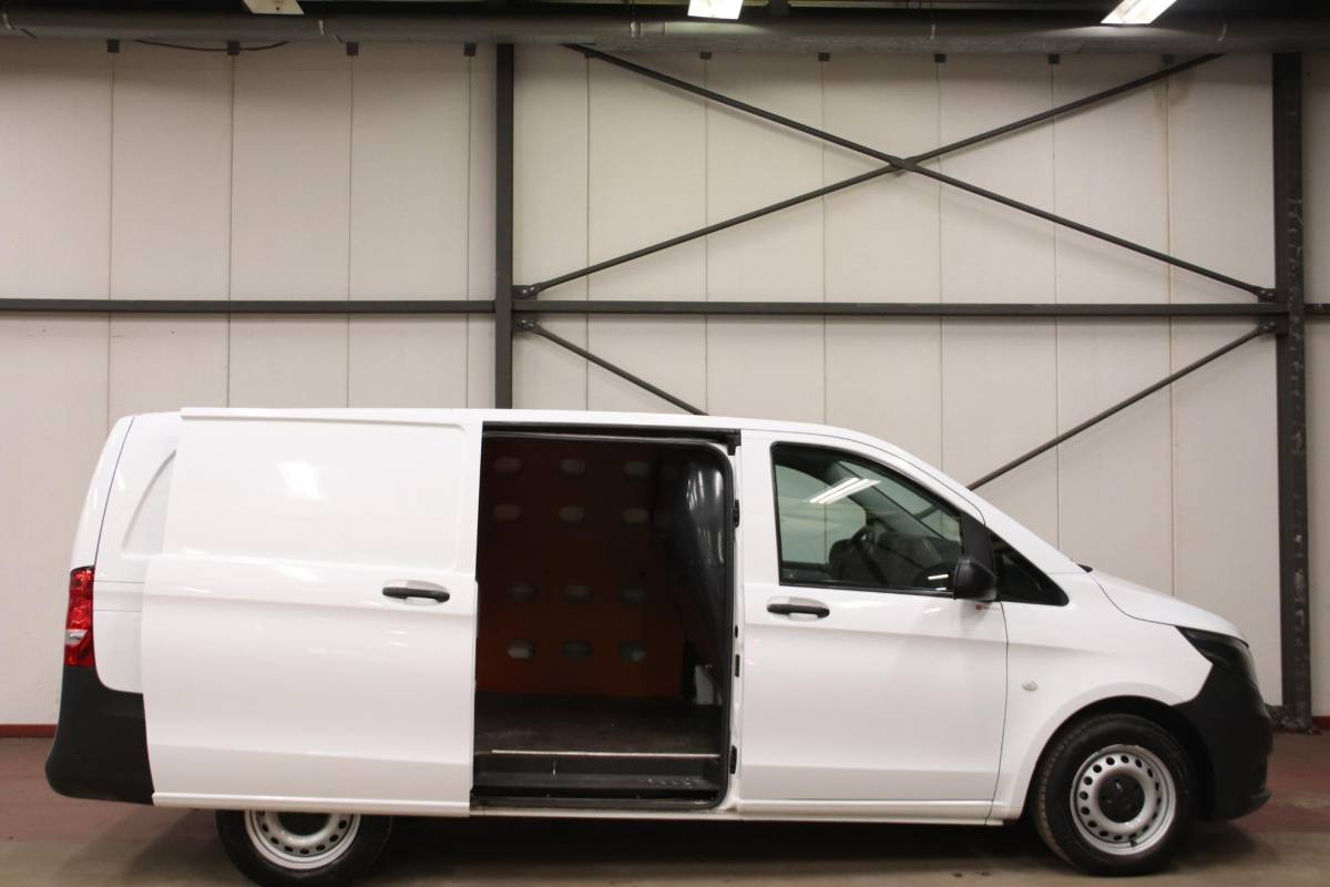 Mercedes-Benz Vito Mercedes-Benz Vito CDI LANG NAVI TREKHAAK Mercedes-Benz Vito CDI Lang NAVIGATIE TREKHAAK