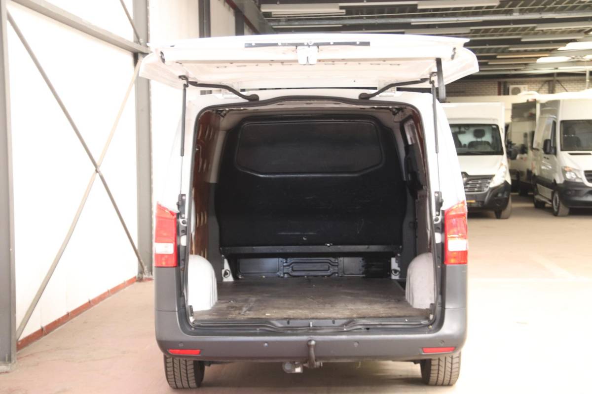 Mercedes-Benz Vito Mercedes-Benz Vito CDI LANG NAVI TREKHAAK Mercedes-Benz Vito CDI Lang NAVIGATIE TREKHAAK