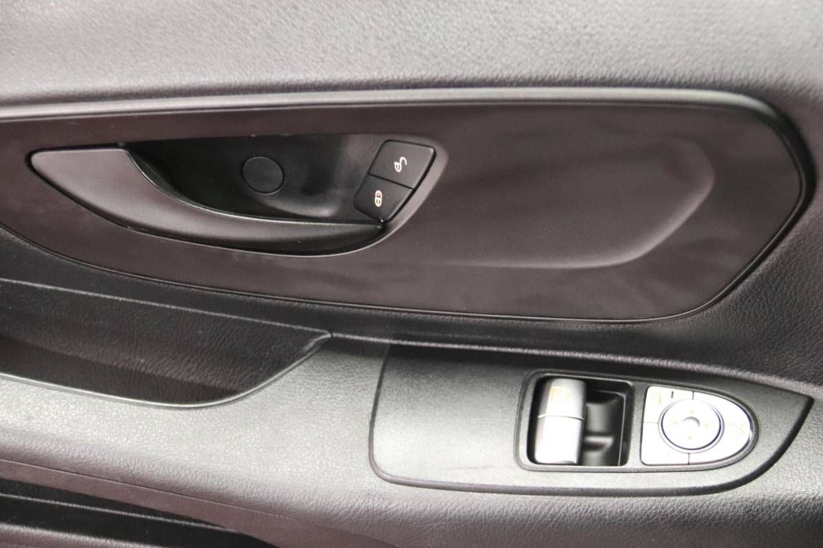 Mercedes-Benz Vito Mercedes-Benz Vito 116 CDI Lang AUTOMAAT Airco dubbele schuifdeur Mercedes-Benz Vito 116 CDI Lang airco dubbele schuifdeur