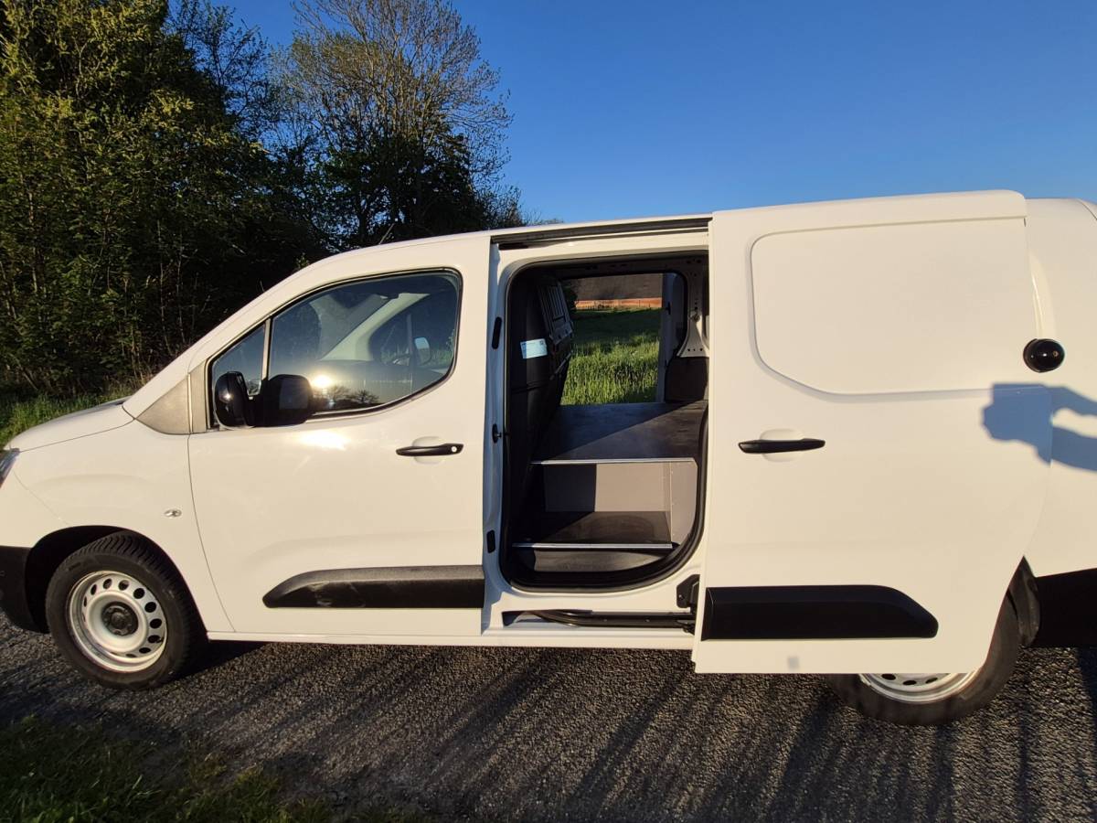 Opel Combo Opel Combo 1.5D L2H1 inrichting,102 PK,2x schuifdeur