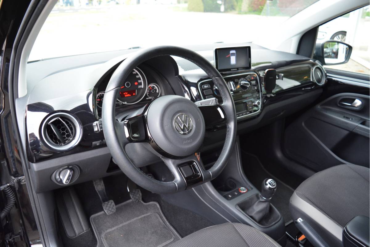 Volkswagen up! Volkswagen Up! 1.0 60PK High Up! Black & White | Cruise | Navi | PDC | Orig. NL | NAP |