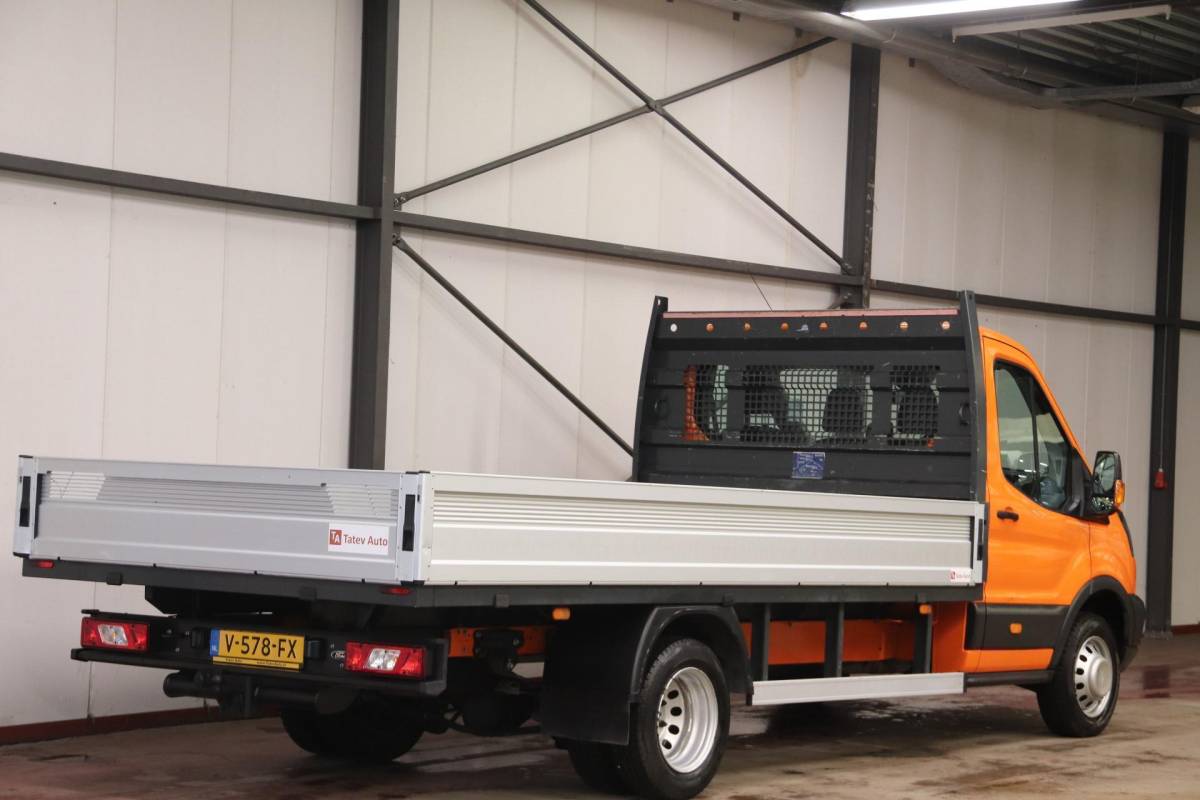 Ford Transit Ford Transit nieuwe NIEUWE MOTOR OPEN LAADBAK DUBBELLUCHT Ford Transit met nieuwe NIEUWE MOTOR OPEN LAADBAK DUBBELLUCHT TREKHAAK 2800KG