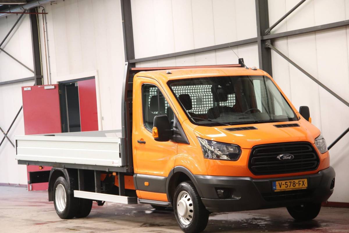 Ford Transit Ford Transit nieuwe NIEUWE MOTOR OPEN LAADBAK DUBBELLUCHT Ford Transit met nieuwe NIEUWE MOTOR OPEN LAADBAK DUBBELLUCHT TREKHAAK 2800KG