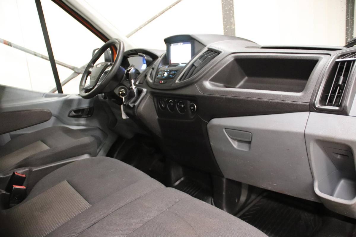 Ford Transit Ford Transit nieuwe NIEUWE MOTOR OPEN LAADBAK DUBBELLUCHT Ford Transit met nieuwe NIEUWE MOTOR OPEN LAADBAK DUBBELLUCHT TREKHAAK 2800KG