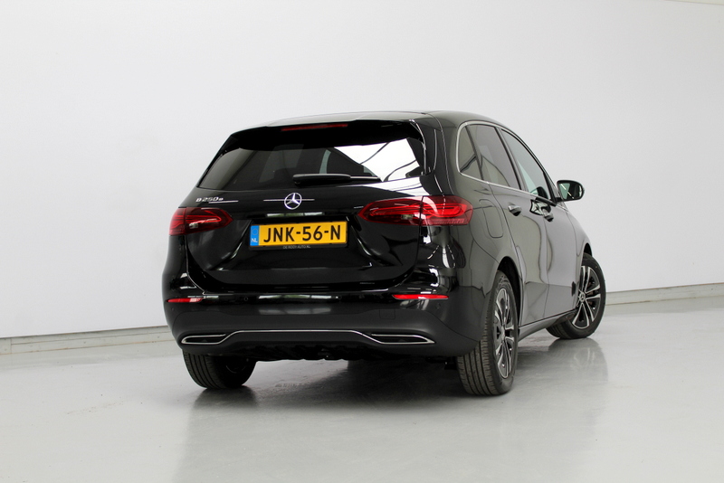 Mercedes-Benz B-Klasse Mercedes-Benz B-klasse 250 e Star Edition Luxury Line 164PK, AUTOMAAT | HYBRIDE | DEELS LEER | SFEERVERLICHTING | ELEC-ACHTERKLEP | CARPLAY