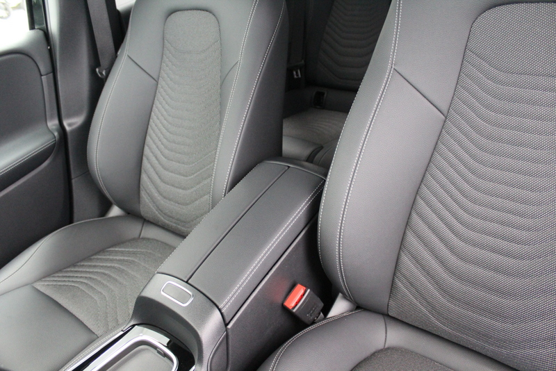 Mercedes-Benz B-Klasse Mercedes-Benz B-klasse 250 e Star Edition Luxury Line 164PK, AUTOMAAT | HYBRIDE | DEELS LEER | SFEERVERLICHTING | ELEC-ACHTERKLEP | CARPLAY