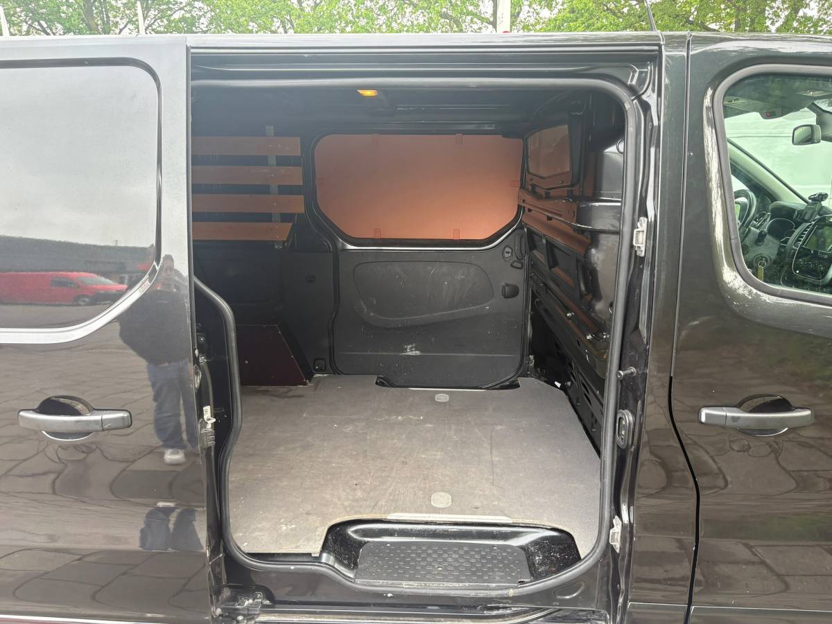 Opel Vivaro Opel Vivaro 1.6 CDTI L1H1 Sport EcoFlex|145pk|EURO6|NAP|airco|cruise|achteruitrijcamera|navi|trekhaak|dubbele schuifdeur