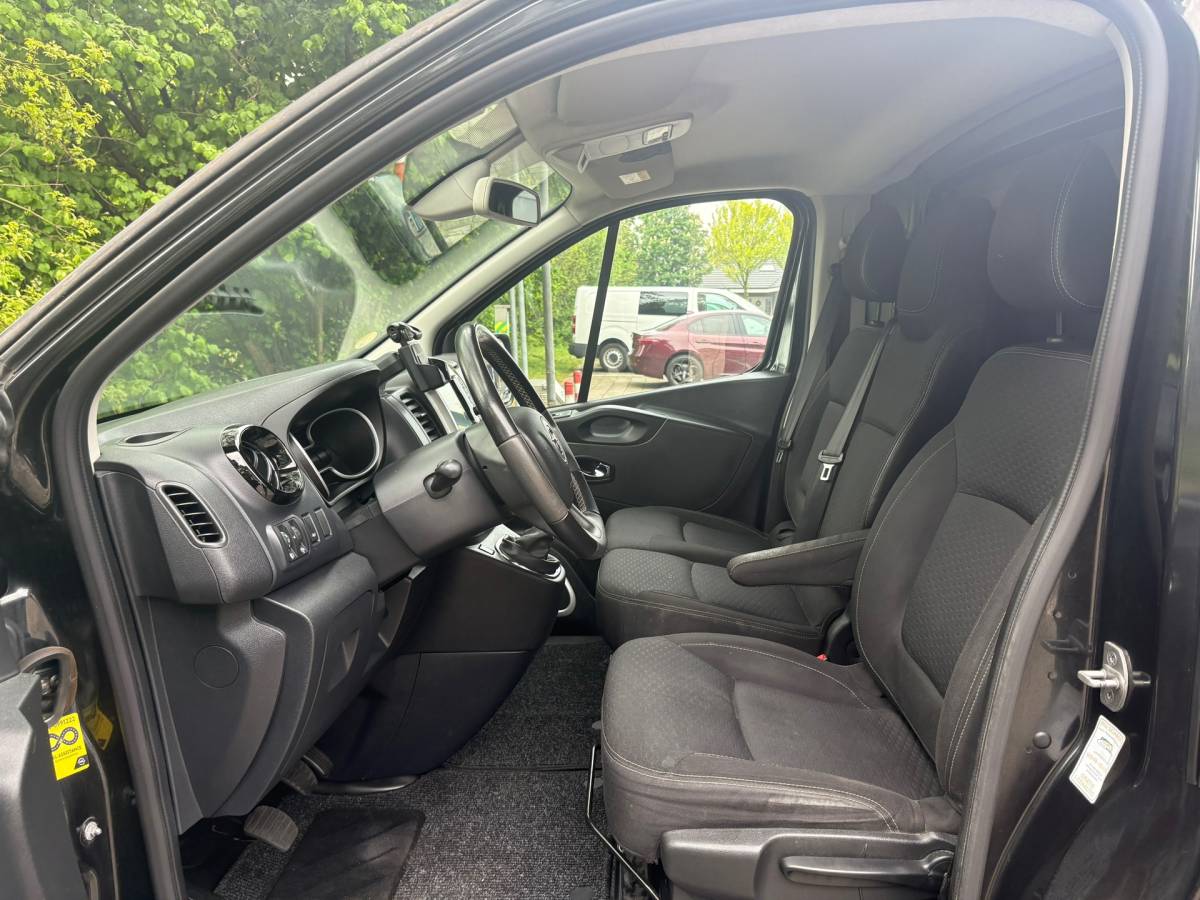 Opel Vivaro Opel Vivaro 1.6 CDTI L1H1 Sport EcoFlex|145pk|EURO6|NAP|airco|cruise|achteruitrijcamera|navi|trekhaak|dubbele schuifdeur
