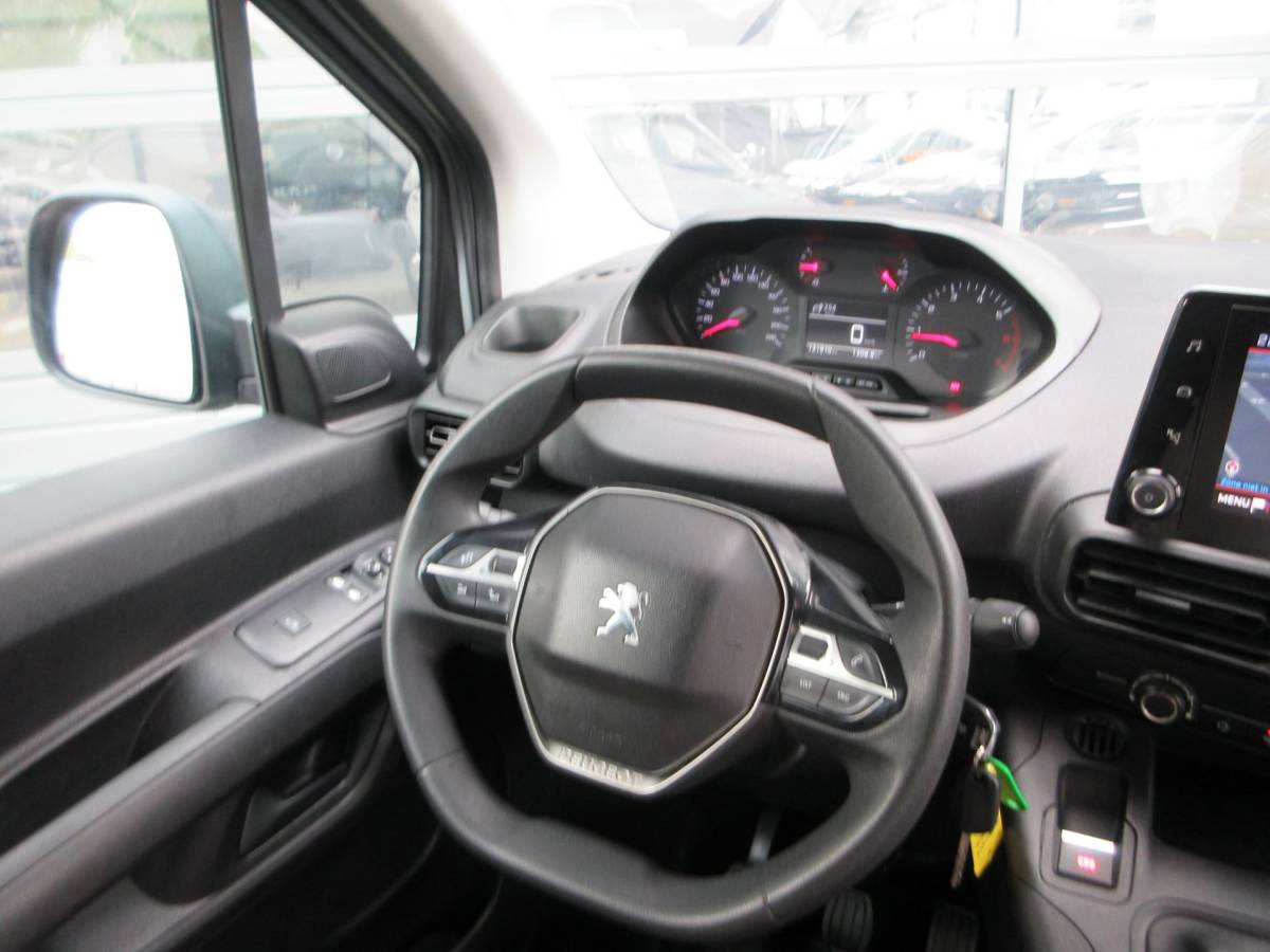 Peugeot Partner Peugeot Partner 1.6 BleuHDI, 99pk, Navigatie, Camera, PDC, Cruisecontrol.