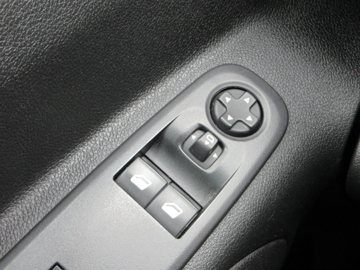 Peugeot Partner Peugeot Partner 1.6 BleuHDI, 99pk, Navigatie, Camera, PDC, Cruisecontrol.