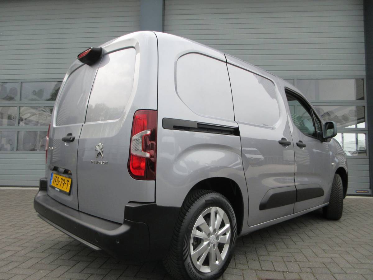 Peugeot Partner Peugeot Partner 1.6 BleuHDI, 99pk, Navigatie, Camera, PDC, Cruisecontrol.