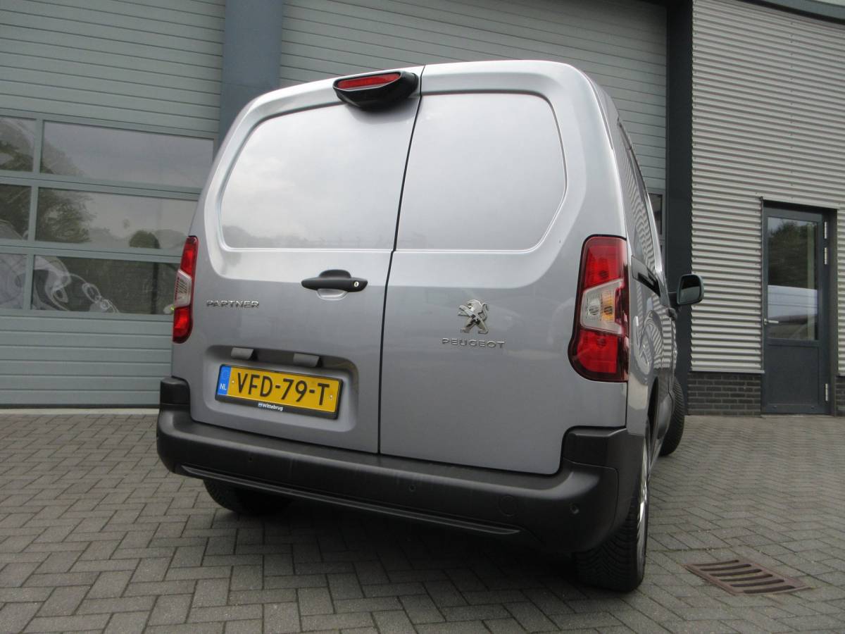 Peugeot Partner Peugeot Partner 1.6 BleuHDI, 99pk, Navigatie, Camera, PDC, Cruisecontrol.