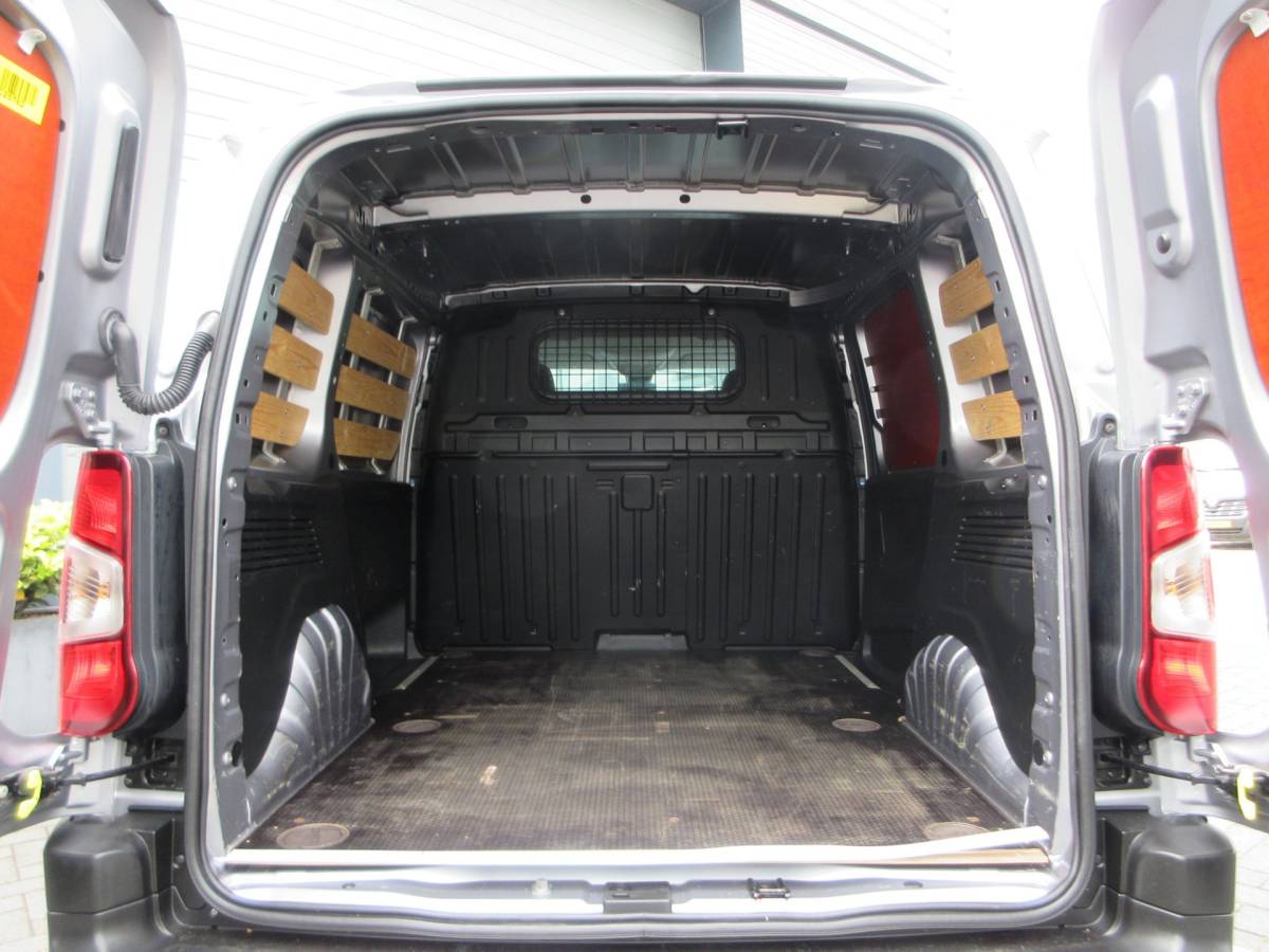Peugeot Partner Peugeot Partner 1.6 BleuHDI, 99pk, Navigatie, Camera, PDC, Cruisecontrol.
