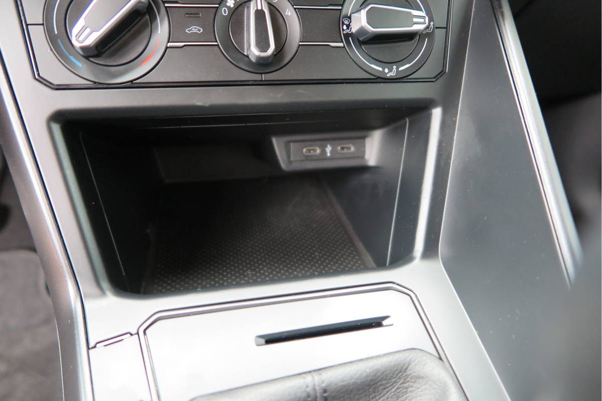 Volkswagen Polo Volkswagen Polo 1.0 TSI 95pk Airco , App connect, Navi via app, Smartphone integratie, DAB+ radio, Stuurwiel multifunctioneel, etc.