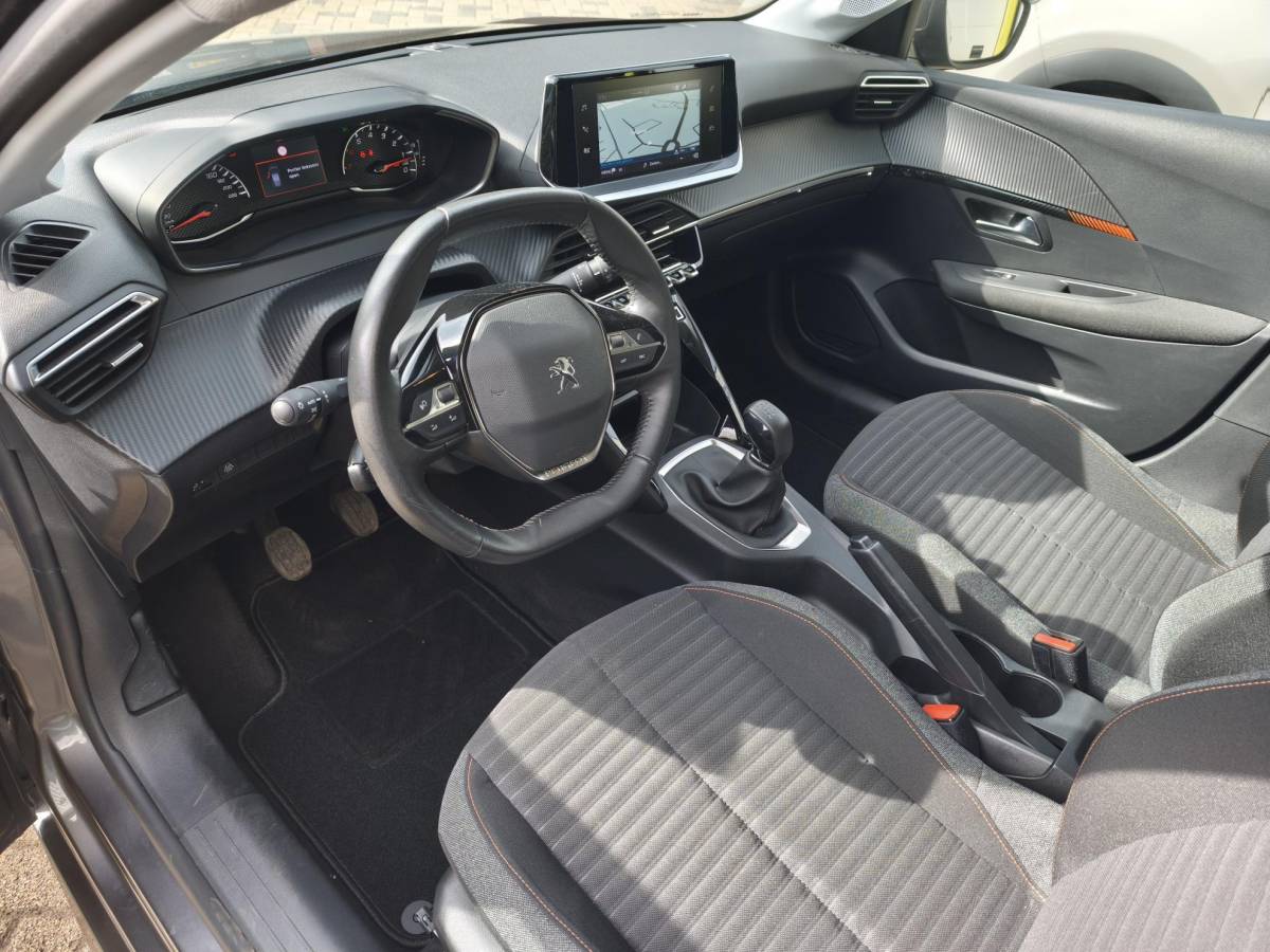 Peugeot 208 Peugeot 208 1.2 PureTech Active Pack  Led Navigatie Carplay Cruise-Control  Lane-Assist