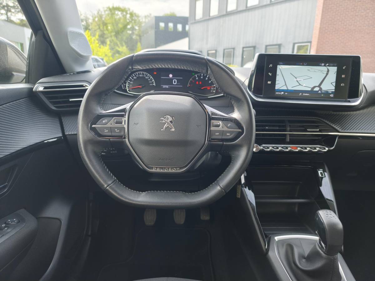 Peugeot 208 Peugeot 208 1.2 PureTech Active Pack  Led Navigatie Carplay Cruise-Control  Lane-Assist