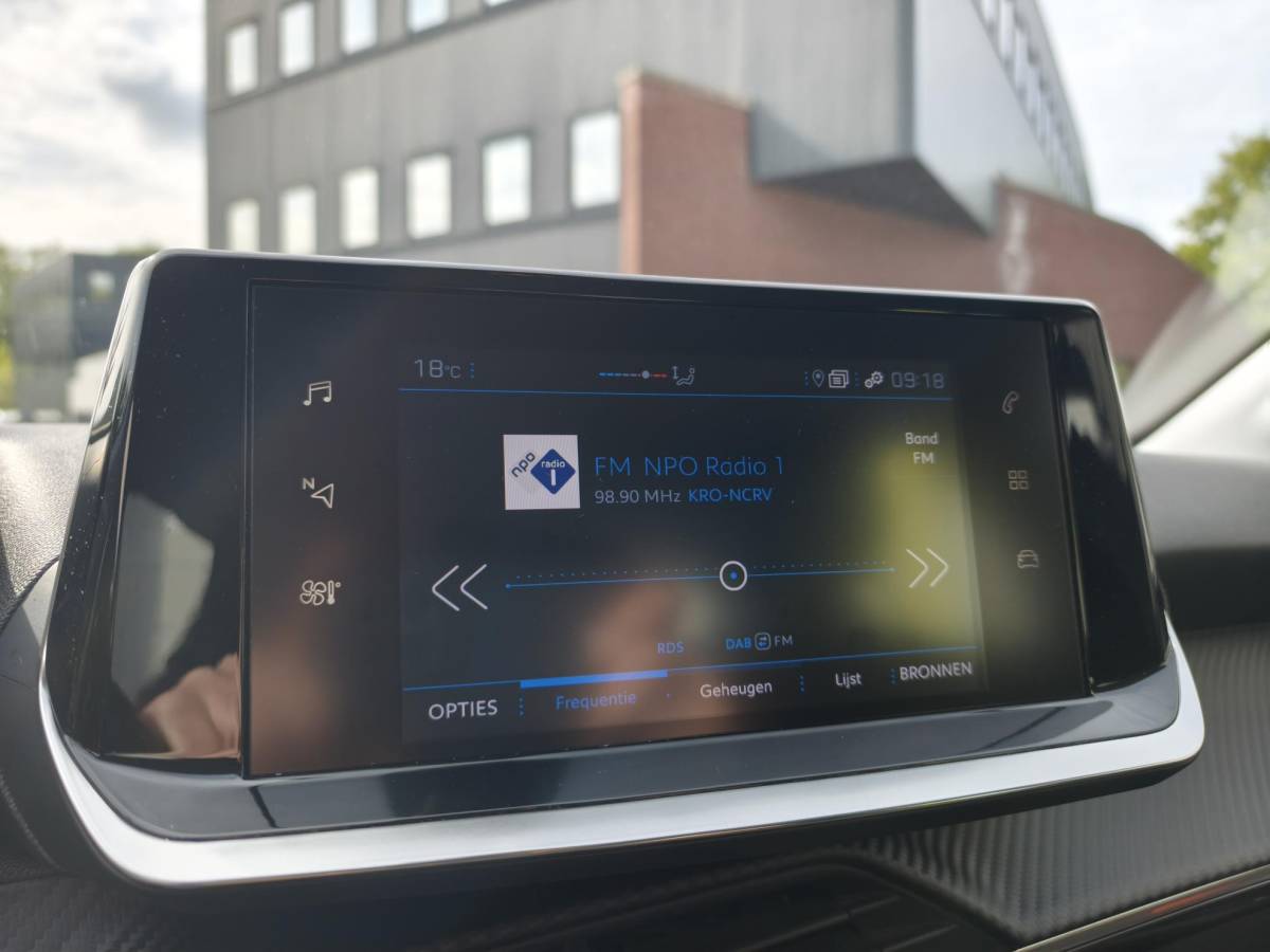 Peugeot 208 Peugeot 208 1.2 PureTech Active Pack  Led Navigatie Carplay Cruise-Control  Lane-Assist