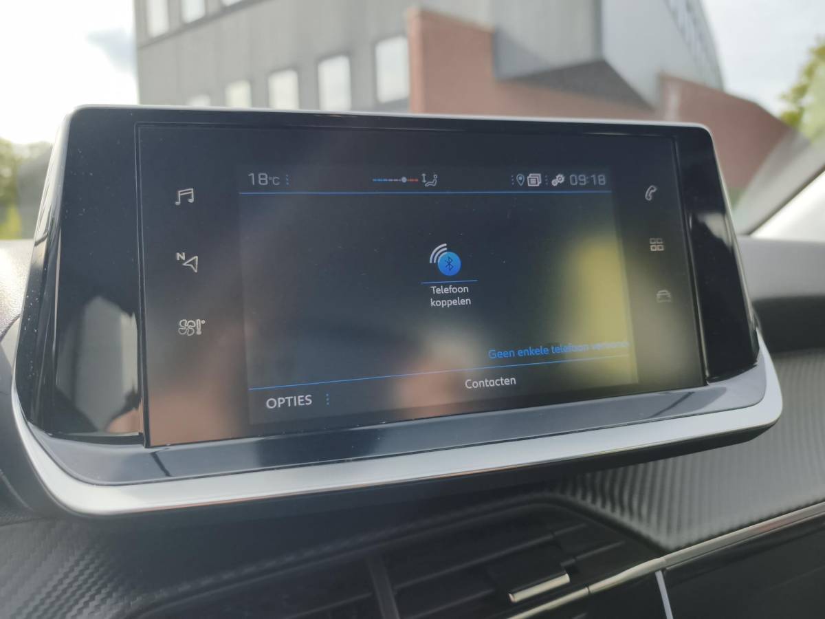 Peugeot 208 Peugeot 208 1.2 PureTech Active Pack  Led Navigatie Carplay Cruise-Control  Lane-Assist