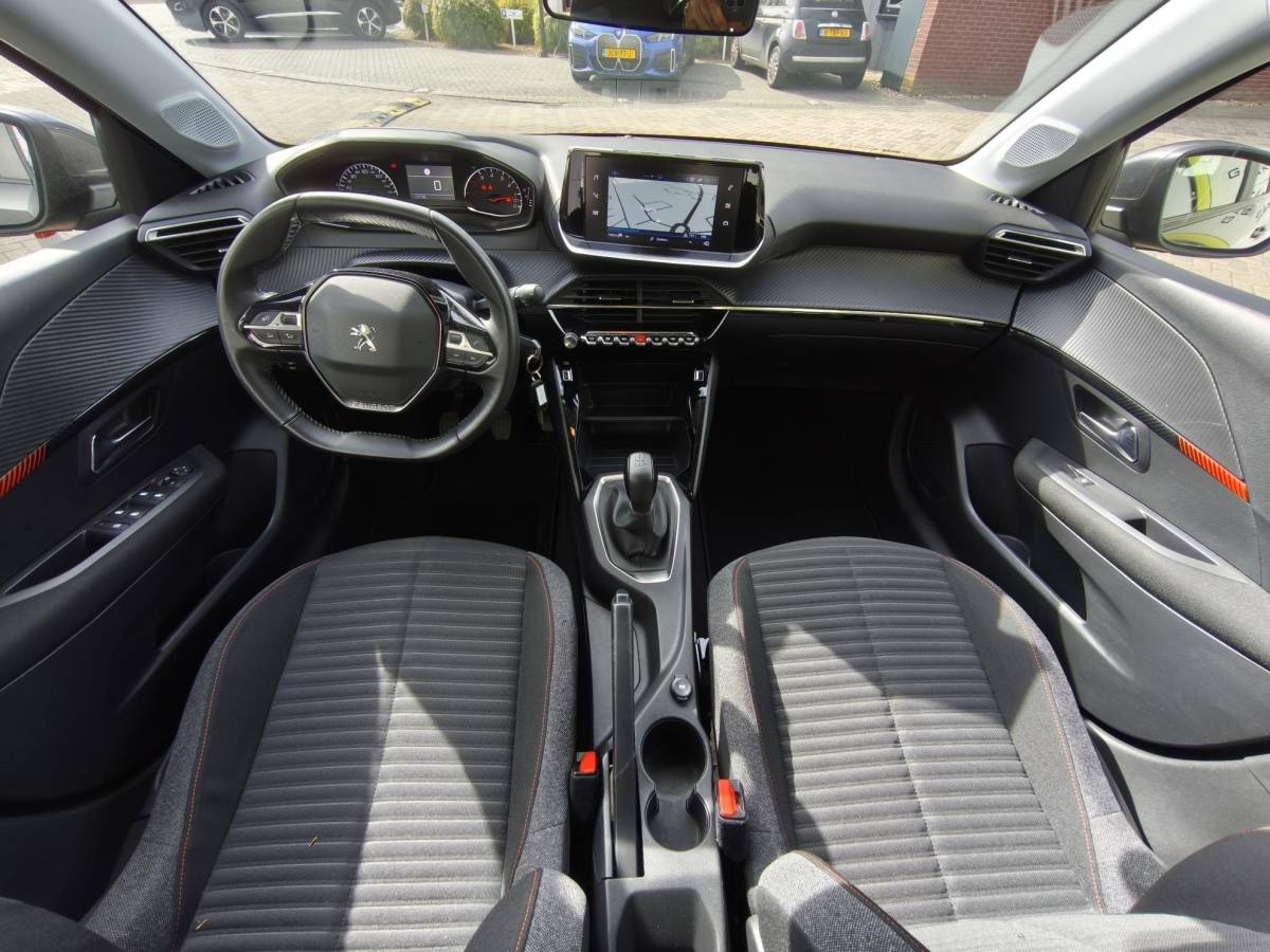 Peugeot 208 Peugeot 208 1.2 PureTech Active Pack  Led Navigatie Carplay Cruise-Control  Lane-Assist
