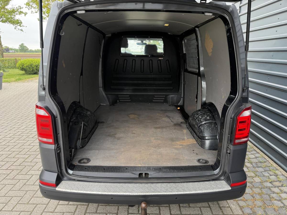 Volkswagen Transporter Volkswagen Transporter 2.0 TSI 4Motion Led Lampen V+A Airco LM