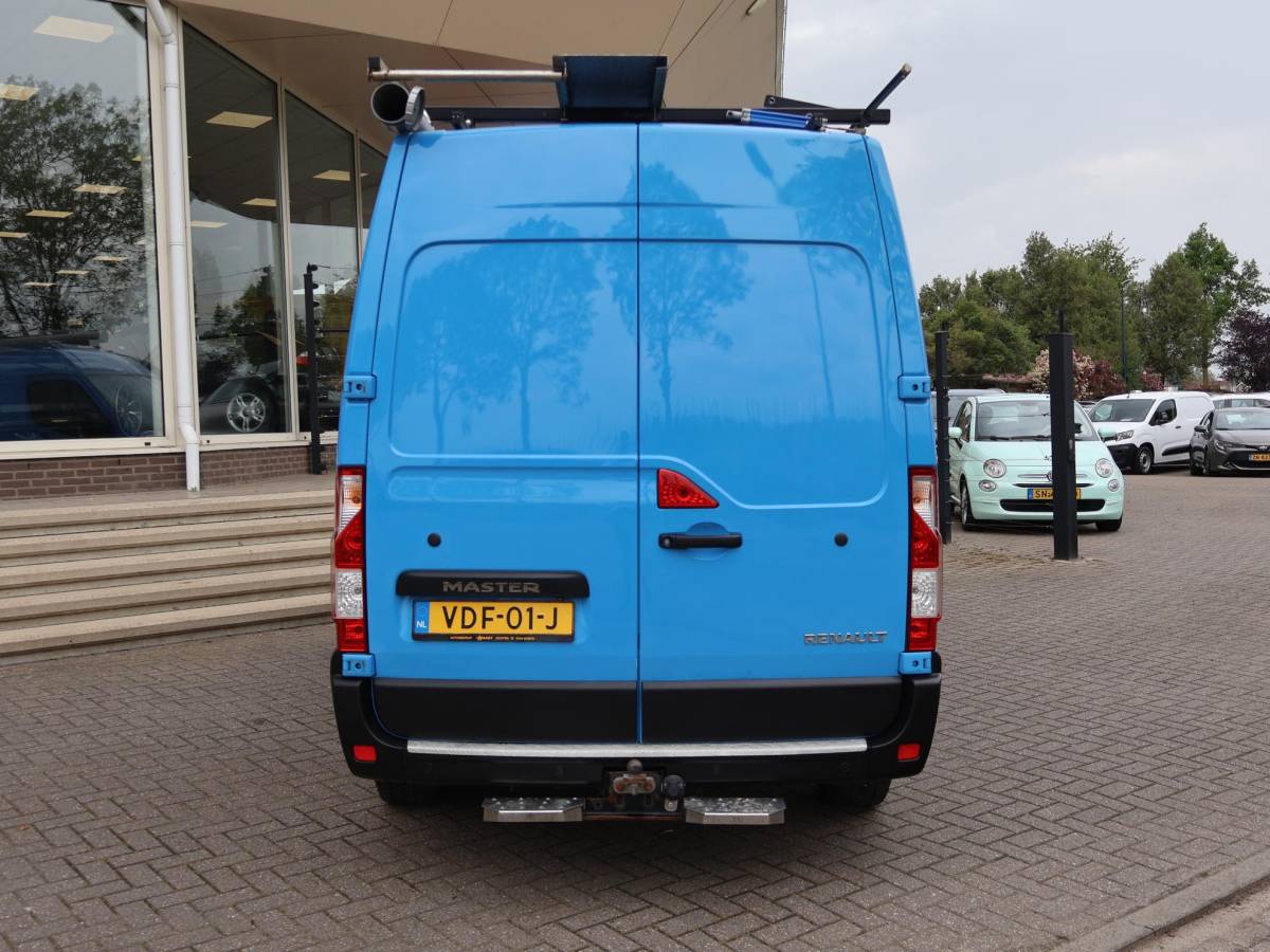 Renault Master Renault Master T35 2.3 DCI 130 PK L2H2 + 2 SCHUIFDEUREN | 220V OMVORMER | WP INRICHTING | TREKHAAK 2500 KG