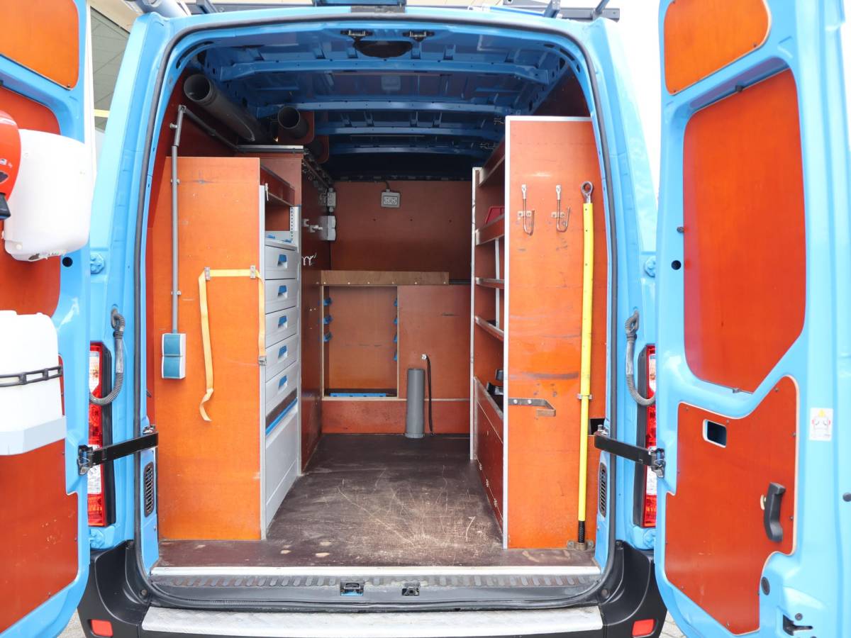 Renault Master Renault Master T35 2.3 DCI 130 PK L2H2 + 2 SCHUIFDEUREN | 220V OMVORMER | WP INRICHTING | TREKHAAK 2500 KG