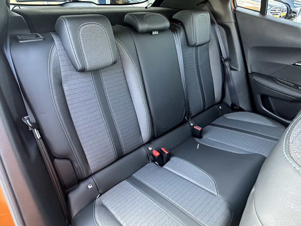 Peugeot 2008 Peugeot 2008 1.2 130 PK Allure | Nieuwe distributieriem |