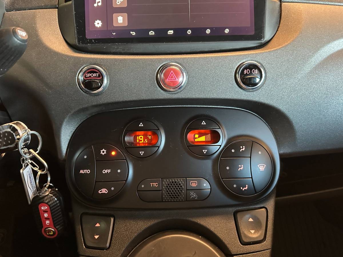 Fiat 500 Fiat 500 1.4 T-Jet ABARTH COMPETIZIONE AUTOMAAT 180pk!|CLIMA AIRCO|BLUETOOTH|ZWARTE LM-VELG|APK+OH-BEURT+nwe D-RIEM BIJ AFLEVERING