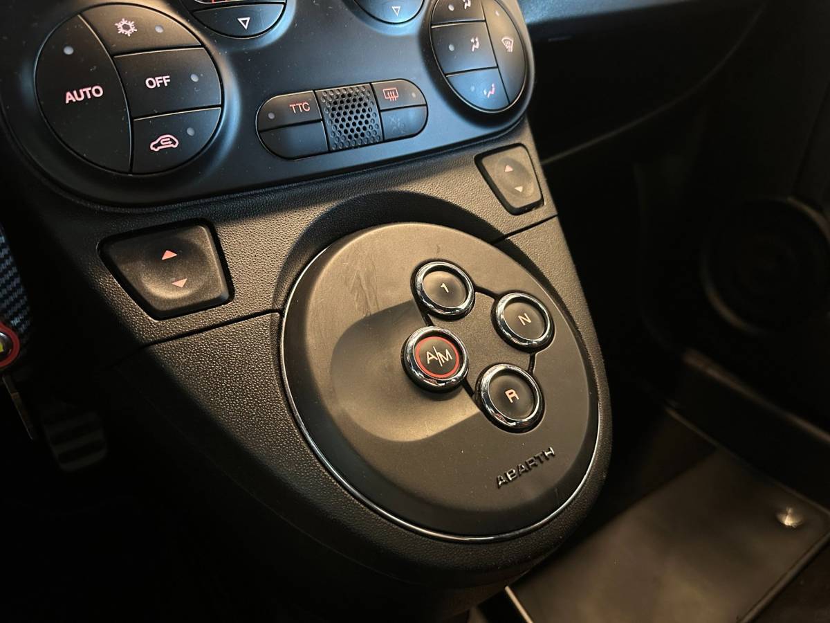 Fiat 500 Fiat 500 1.4 T-Jet ABARTH COMPETIZIONE AUTOMAAT 180pk!|CLIMA AIRCO|BLUETOOTH|ZWARTE LM-VELG|APK+OH-BEURT+nwe D-RIEM BIJ AFLEVERING