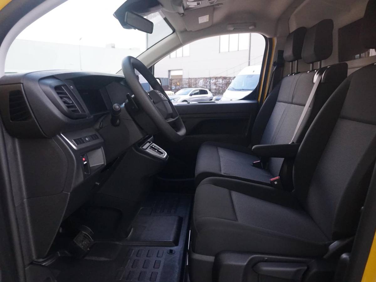 Opel Vivaro-e Opel Vivaro Electric L3 50 kWh | 8 jaar garantie | Apple Carplay | achteruitrijcamera | RAL1032