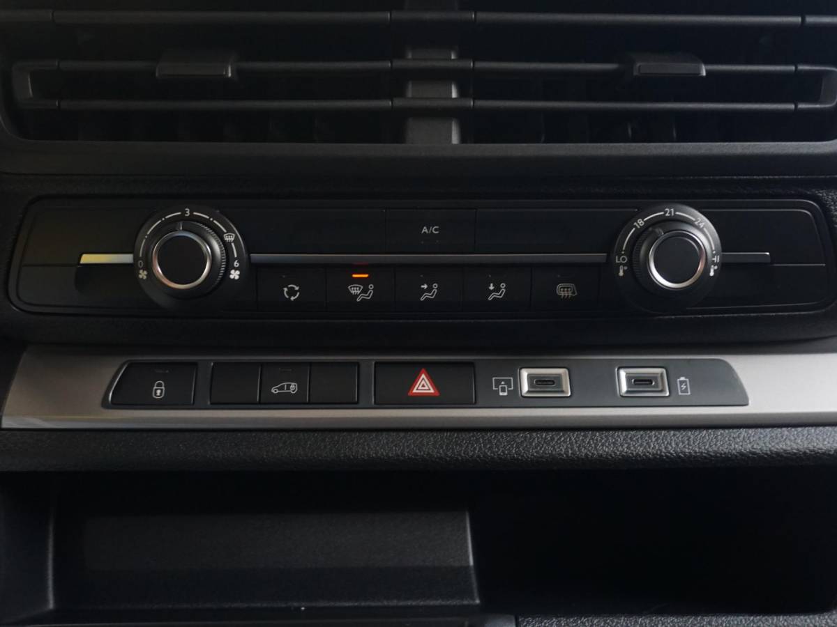 Opel Vivaro-e Opel Vivaro Electric L3 50 kWh | 8 jaar garantie | Apple Carplay | achteruitrijcamera | RAL1032