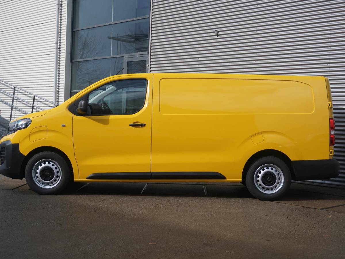 Opel Vivaro-e Opel Vivaro Electric L3 75 kWh | tot 8 jaar garantie | Apple Carplay | achteruitrijcamera | Comfort tussenschot | RAL1032