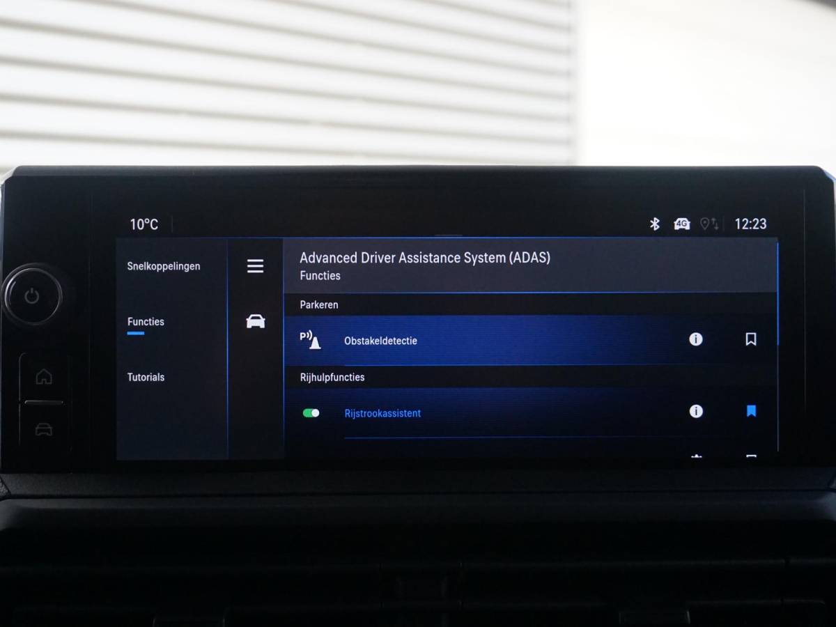 Opel Vivaro-e Opel Vivaro Electric L3 75 kWh | tot 8 jaar garantie | Apple Carplay | achteruitrijcamera | Comfort tussenschot | RAL1032