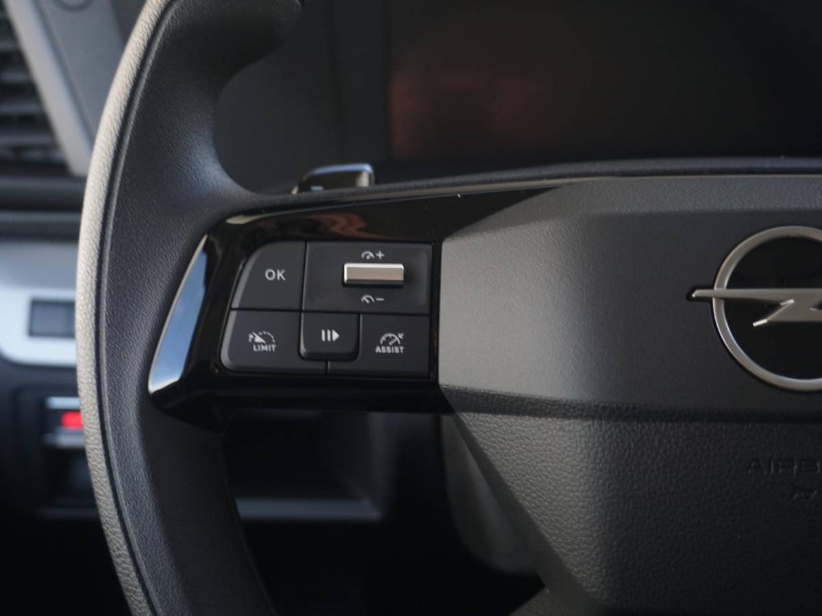 Opel Vivaro-e Opel Vivaro Electric L3 75 kWh | tot 8 jaar garantie | Apple Carplay | achteruitrijcamera | Comfort tussenschot | RAL1032