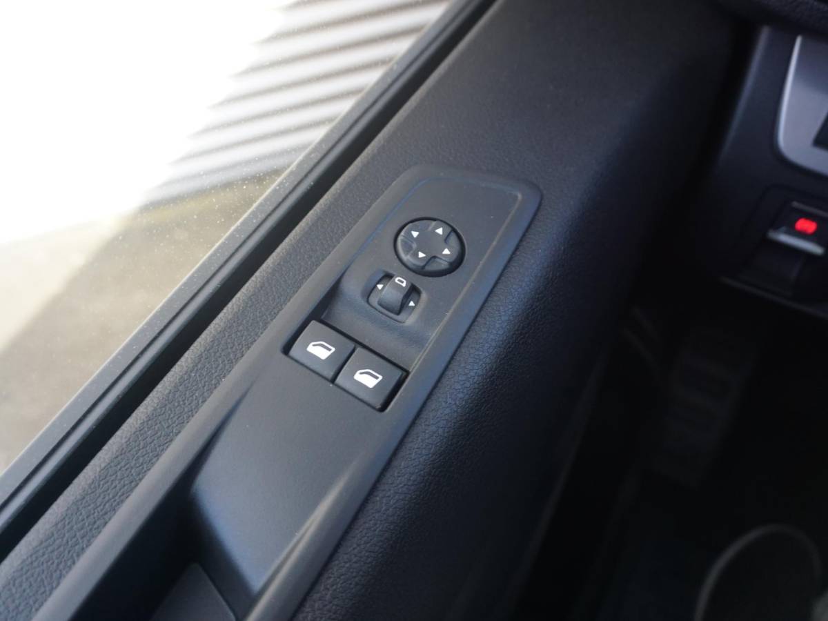 Opel Vivaro-e Opel Vivaro Electric L3 75 kWh | tot 8 jaar garantie | Apple Carplay | achteruitrijcamera | Comfort tussenschot | RAL1032