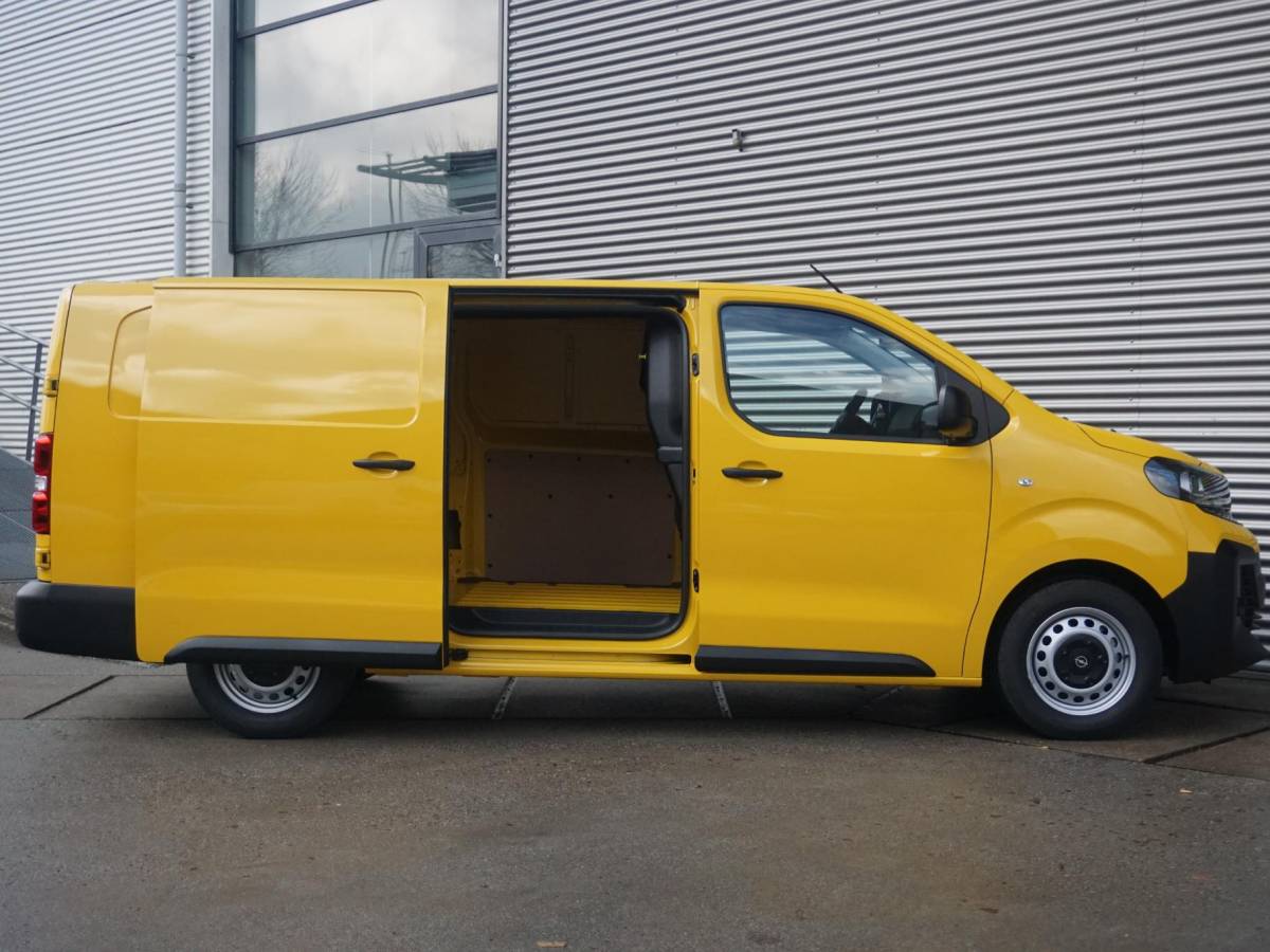 Opel Vivaro-e Opel Vivaro Electric L3 75 kWh | tot 8 jaar garantie | Apple Carplay | achteruitrijcamera | Comfort tussenschot | RAL1032