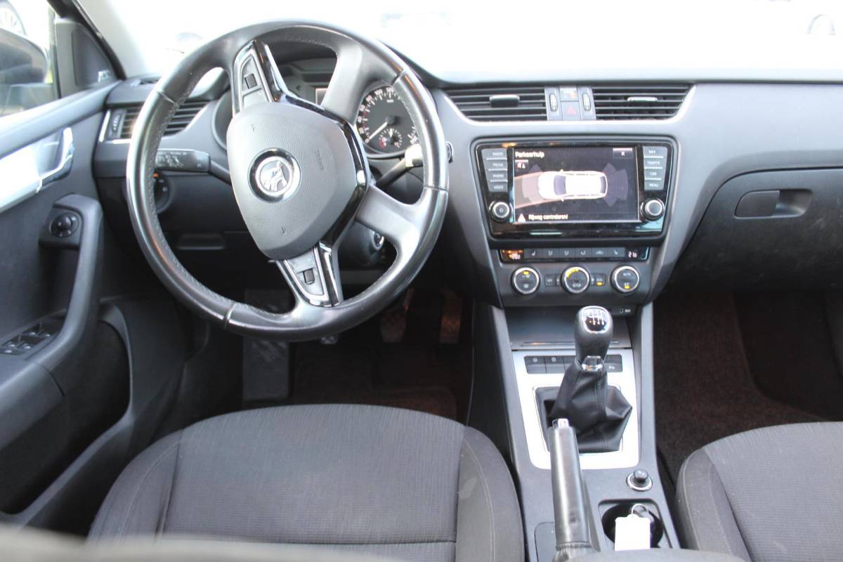 Škoda Octavia Skoda Octavia Combi 1.4 TSI Greentech Elegance Businessline KEYLESS TREKHAAK