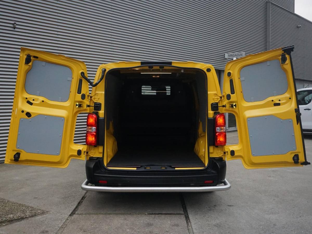 Opel Vivaro-e Opel Vivaro Electric L3 50 kWh | tot 8 jaar garantie | inclusief complete DHL subcontractor inrichting | RAL1032