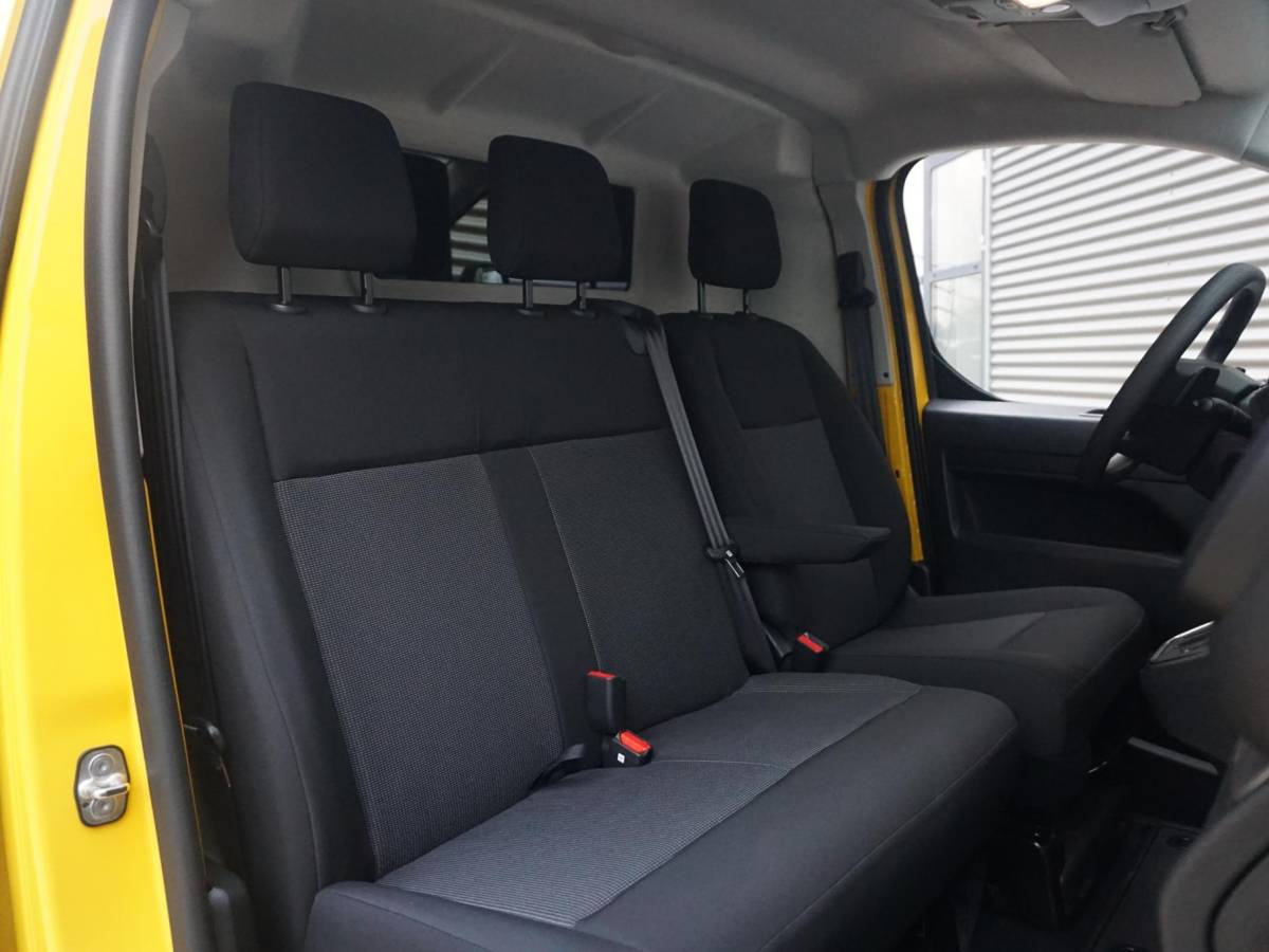 Opel Vivaro-e Opel Vivaro Electric L3 50 kWh | tot 8 jaar garantie | inclusief complete DHL subcontractor inrichting | RAL1032