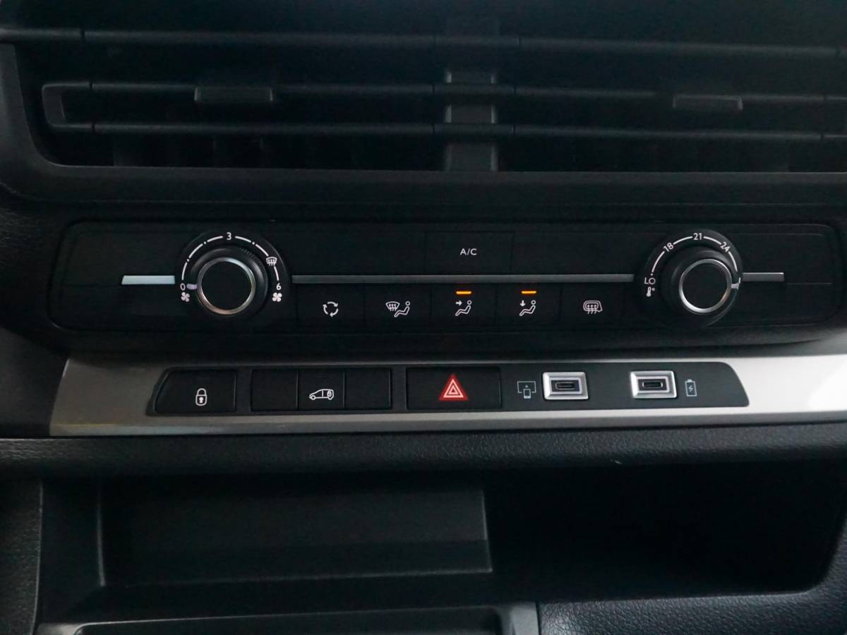 Opel Vivaro-e Opel Vivaro Electric L3 50 kWh | tot 8 jaar garantie | inclusief complete DHL subcontractor inrichting | RAL1032