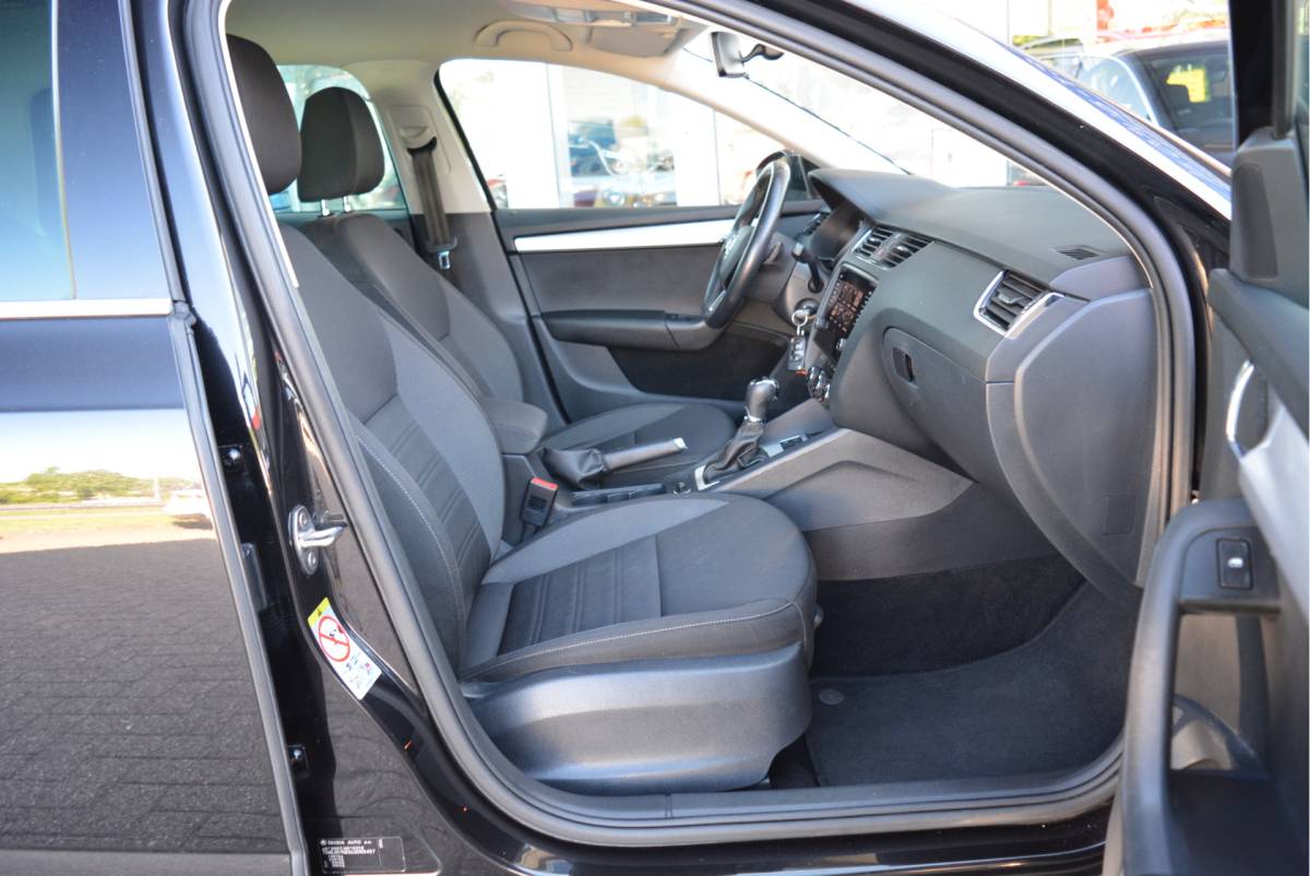 Škoda Octavia ŠKODA Octavia Combi 1.5 150PK TSI  Business Edition Plus | Trekhaak | Digi Dash | Adaptive |