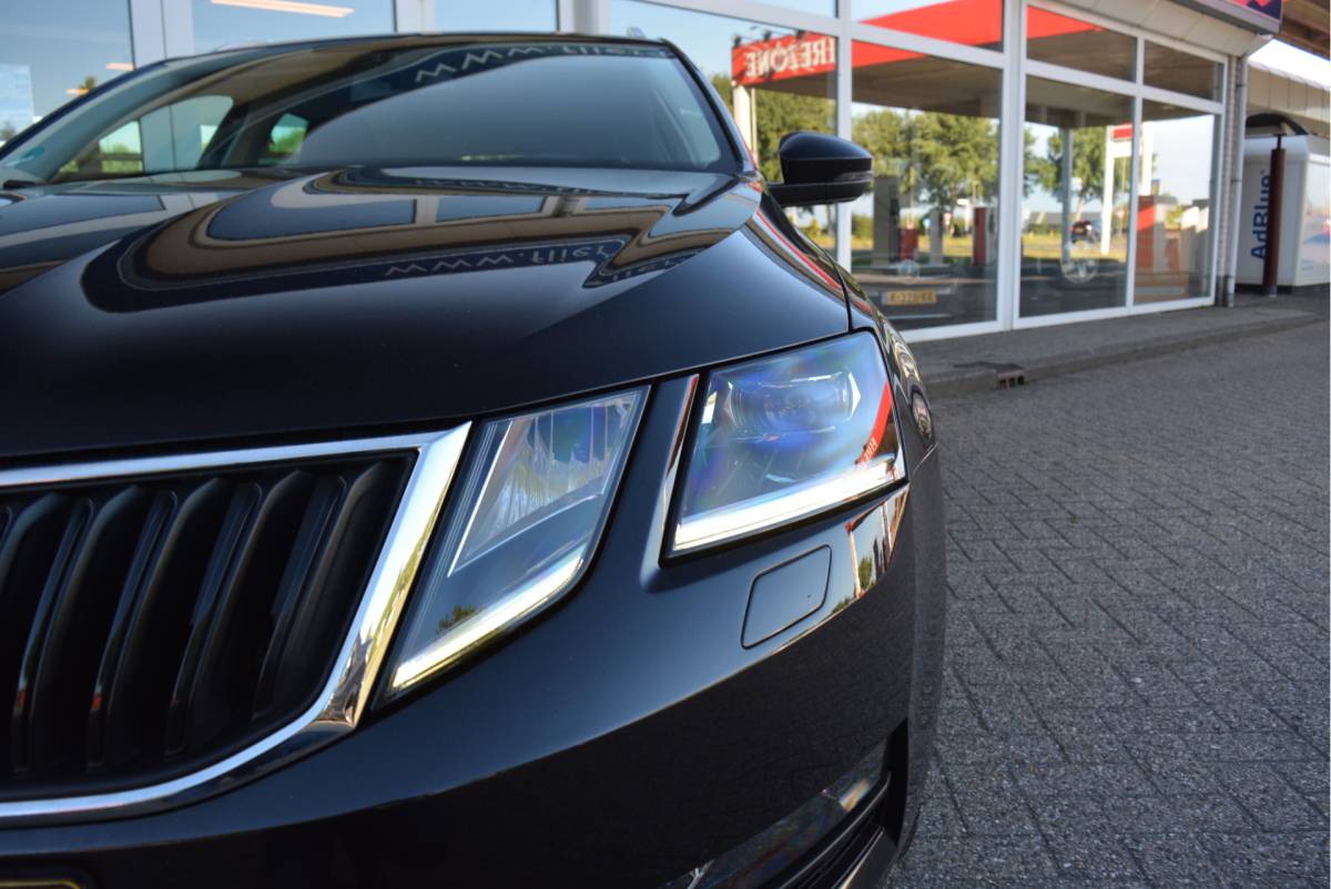 Škoda Octavia ŠKODA Octavia Combi 1.5 150PK TSI  Business Edition Plus | Trekhaak | Digi Dash | Adaptive |