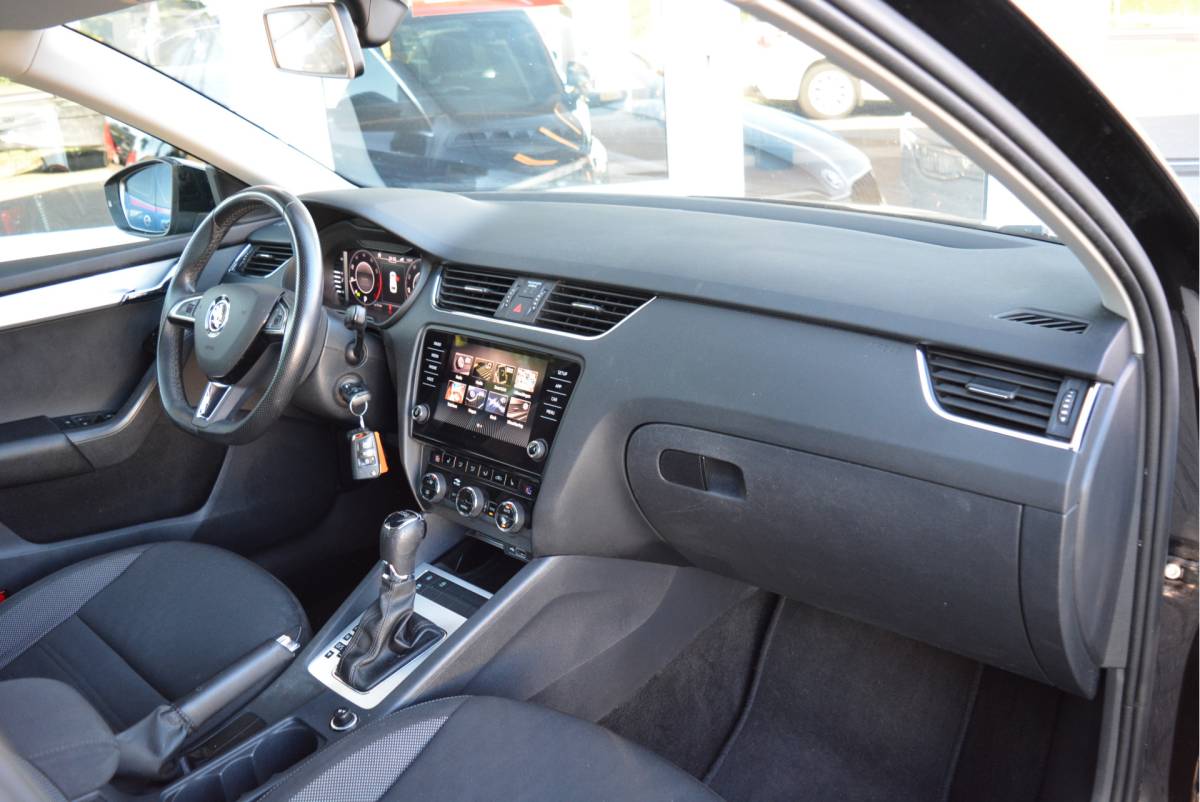 Škoda Octavia ŠKODA Octavia Combi 1.5 150PK TSI  Business Edition Plus | Trekhaak | Digi Dash | Adaptive |