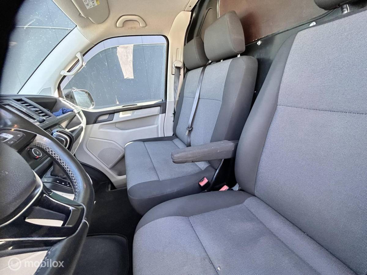 Volkswagen Transporter Volkswagen Transporter 2.0 TDI L1H1 DSG BLACK EDITION
