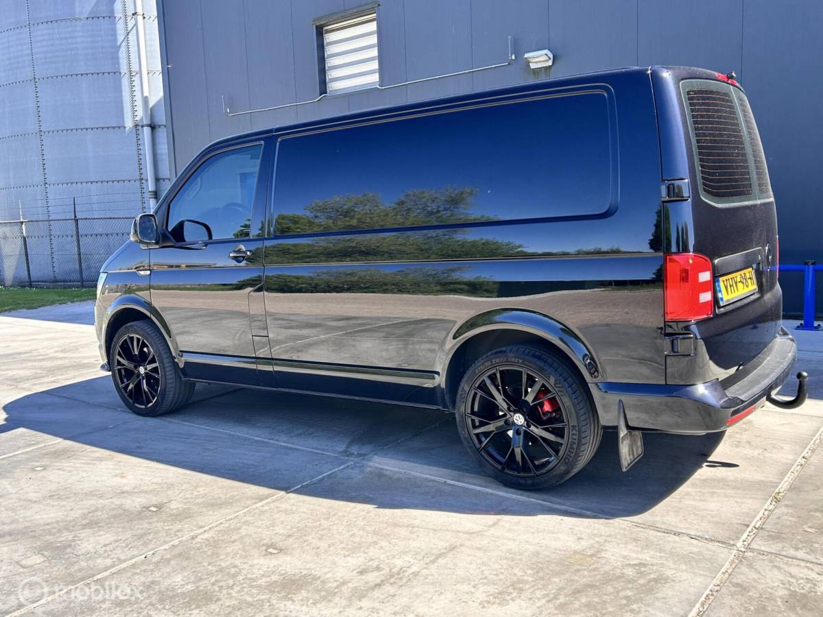 Volkswagen Transporter Volkswagen Transporter 2.0 TDI L1H1 DSG BLACK EDITION