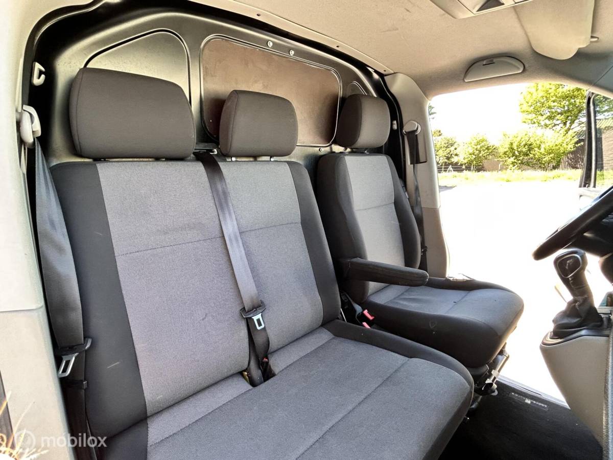 Volkswagen Transporter Volkswagen Transporter 2.0 TDI L1H1 DSG BLACK EDITION