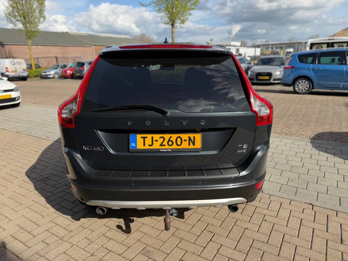 Volvo XC60 Volvo XC60 3.0 T6 AWD 4×4 305PK Momentum Automaat Panorama Dak Airco Navi Cruise Trekhaak