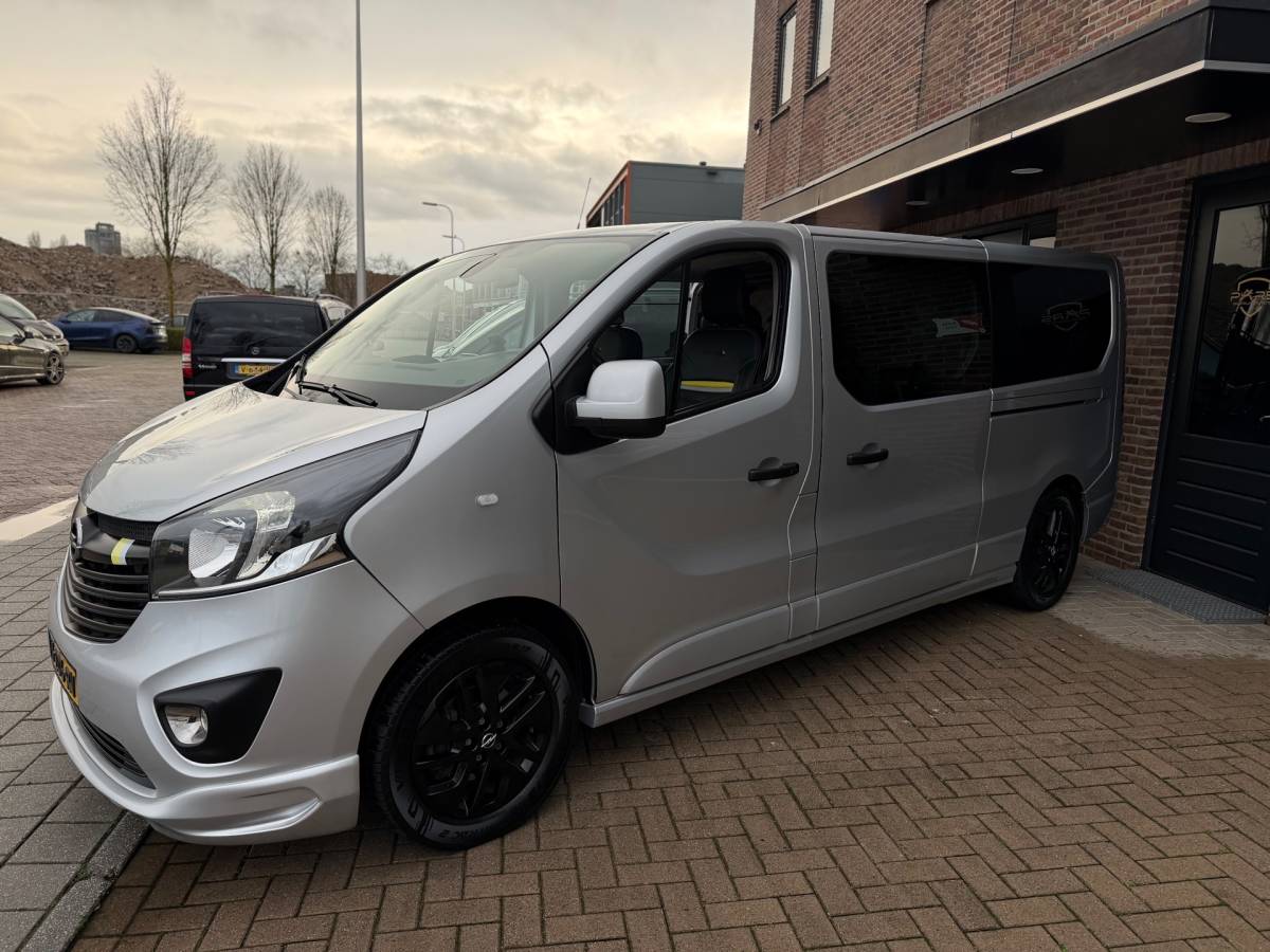 Opel Vivaro Opel Vivaro 1.6 CDTI L2H1 DC Sport EcoFlex Dubbele Cabine Dubbele Schuifdeuren Airco Navi Keyless Entry Elk.Ramen Cruise Control.